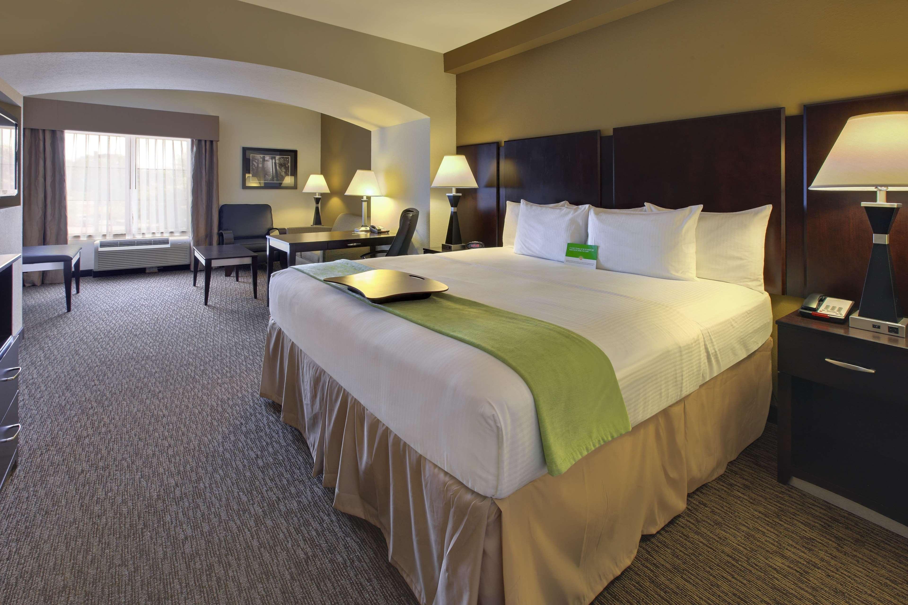 Отель La Quinta By Wyndham Memphis Wolfchase Экстерьер фото
