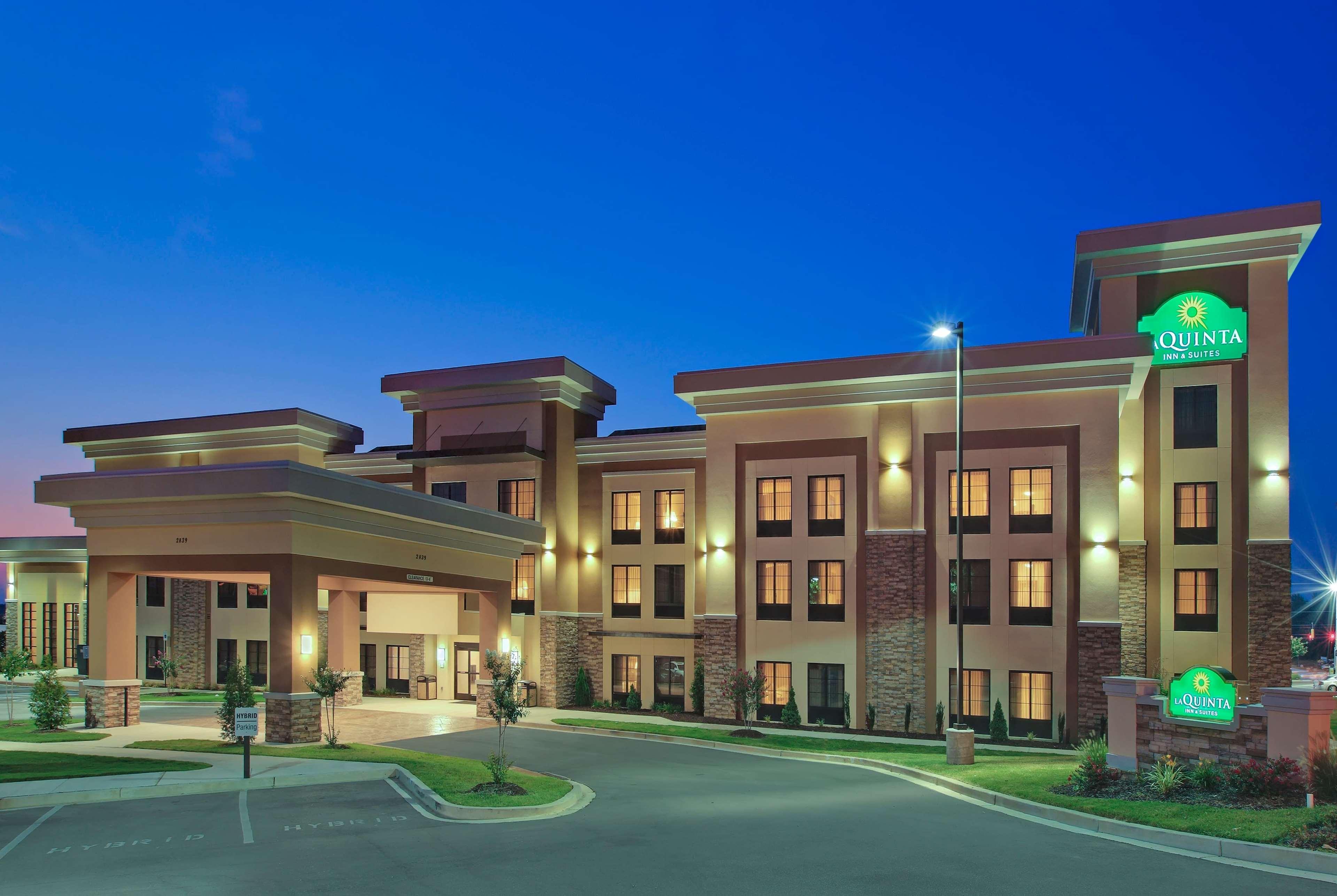 Отель La Quinta By Wyndham Memphis Wolfchase Экстерьер фото