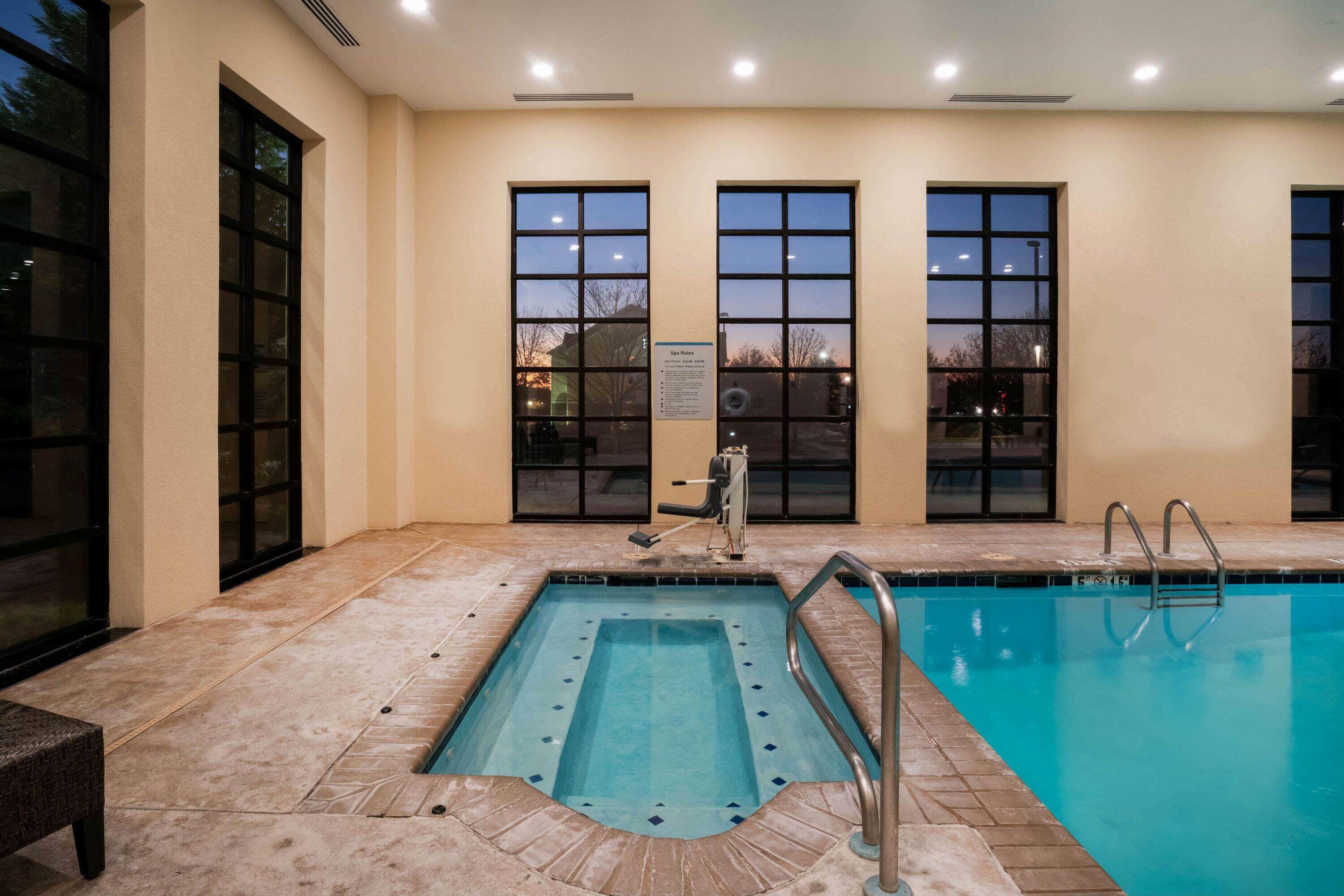 Отель La Quinta By Wyndham Memphis Wolfchase Экстерьер фото