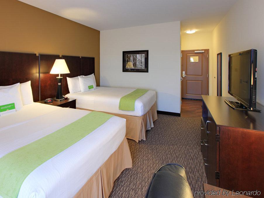 Отель La Quinta By Wyndham Memphis Wolfchase Экстерьер фото