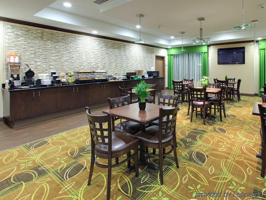Отель La Quinta By Wyndham Memphis Wolfchase Экстерьер фото