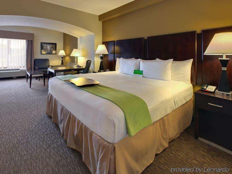 Отель La Quinta By Wyndham Memphis Wolfchase Экстерьер фото
